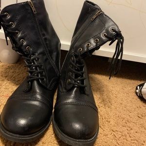 Combat boots
